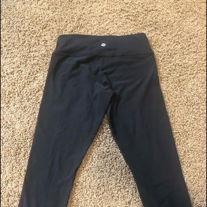 Black Lululemon Reversible Capri leggings size 4